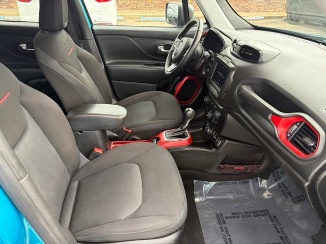 Used 2020 Jeep Renegade Trailhawk w/ Cold Weather Group AWD/4WD image 33