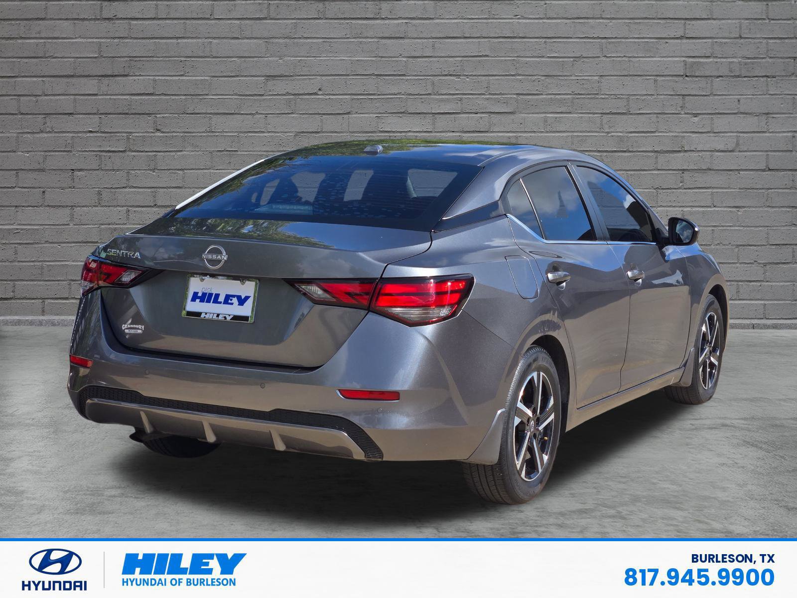 Used 2025 Nissan Sentra SV FWD image 4