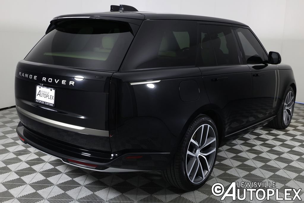 Used 2025 Land Rover Range Rover SE AWD/4WD image 5