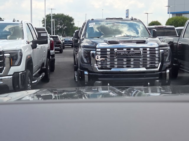 New 2026 GMC Yukon XL AT4 w/ AT4 Premium Package AWD/4WD image 8