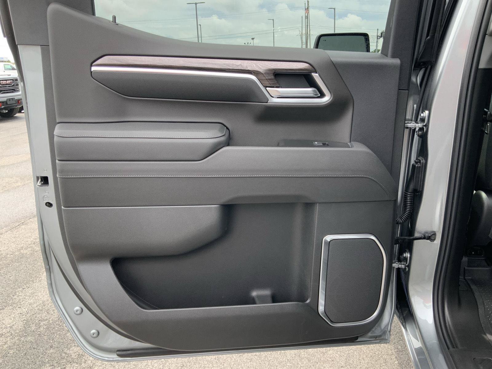 New 2026 Chevrolet Silverado 1500 LTZ w/ LTZ Premium Package AWD/4WD image 55