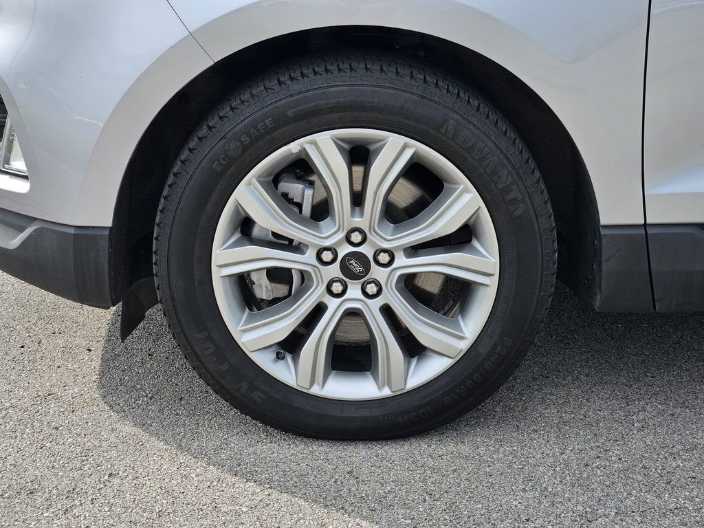 Used 2024 Ford Edge Titanium image 9