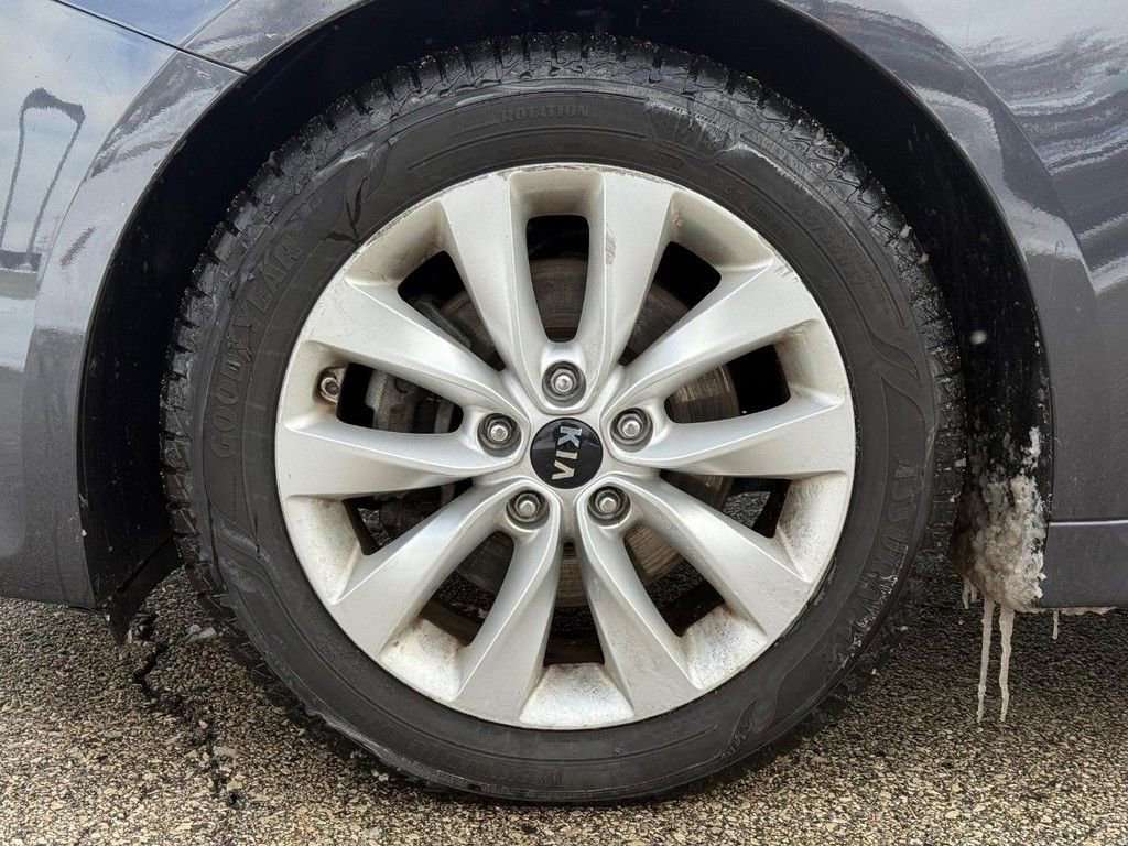 Used 2017 Kia Optima EX w/ Premium Package image 11