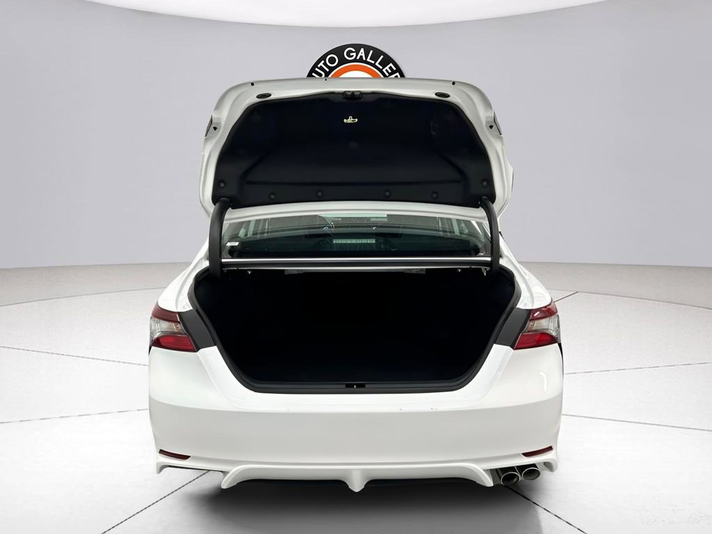 Used 2024 Toyota Camry SE image 19
