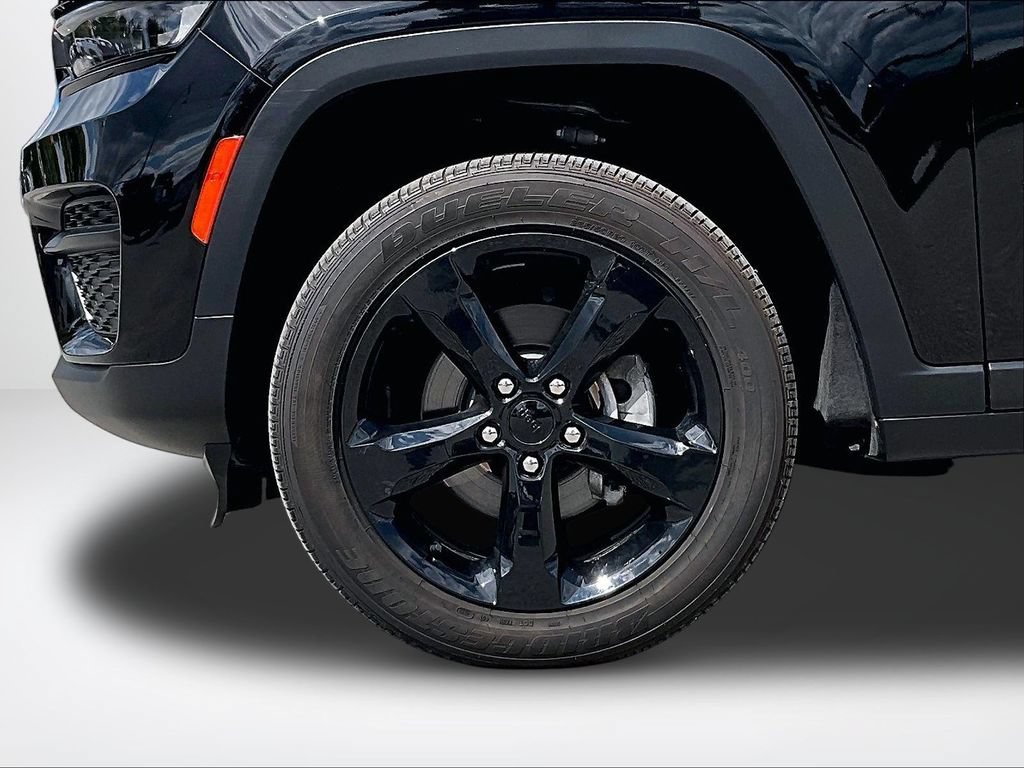 Used 2023 Jeep Grand Cherokee Altitude AWD/4WD image 10