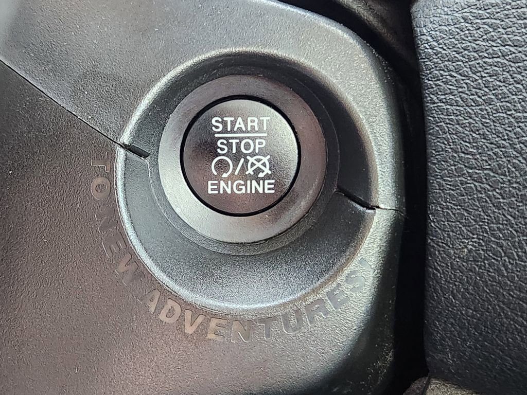 Used 2021 Jeep Renegade Latitude w/ Convenience Group image 21