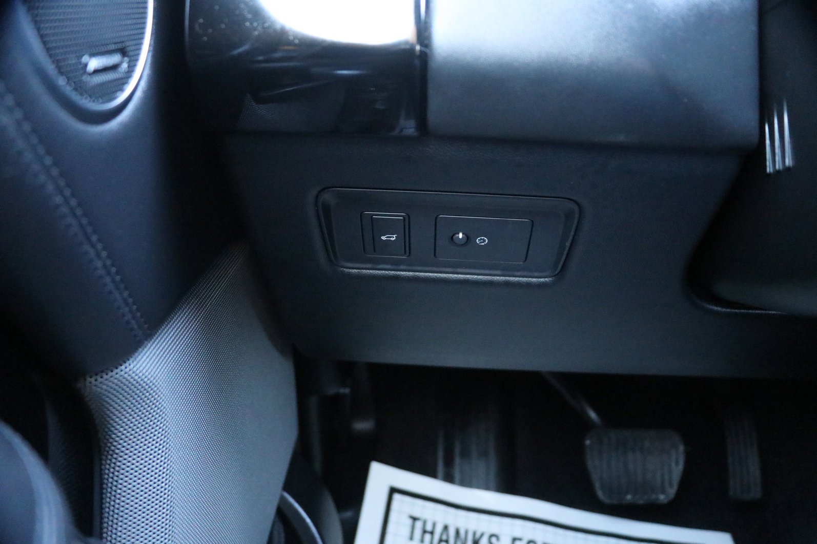 Used 2020 Land Rover Range Rover HSE image 12