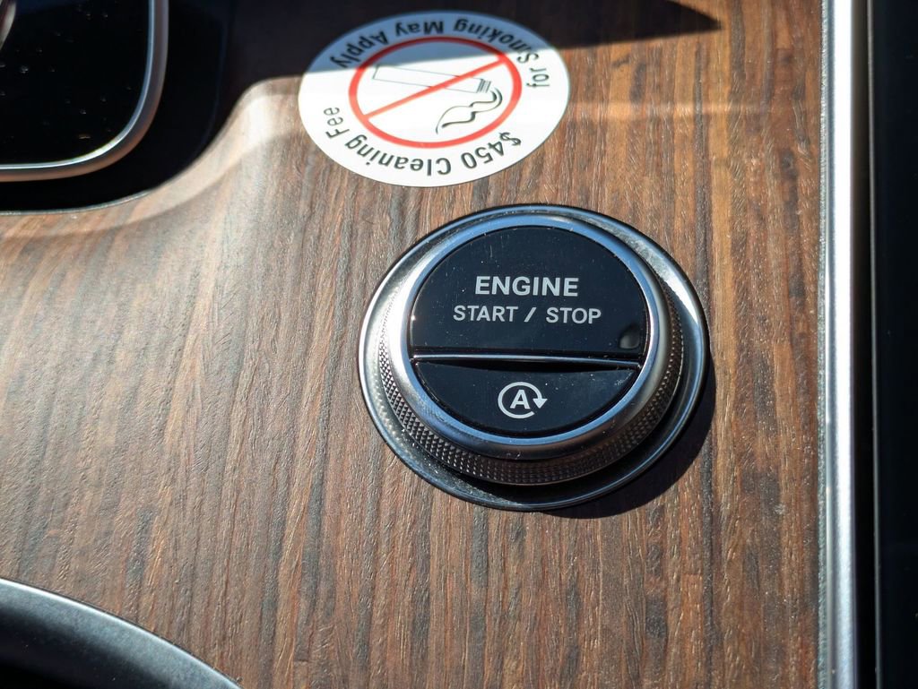 Used 2025 Mercedes-Benz C 300 Sedan image 24