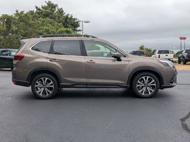 Used 2022 Subaru Forester Limited AWD/4WD image 8