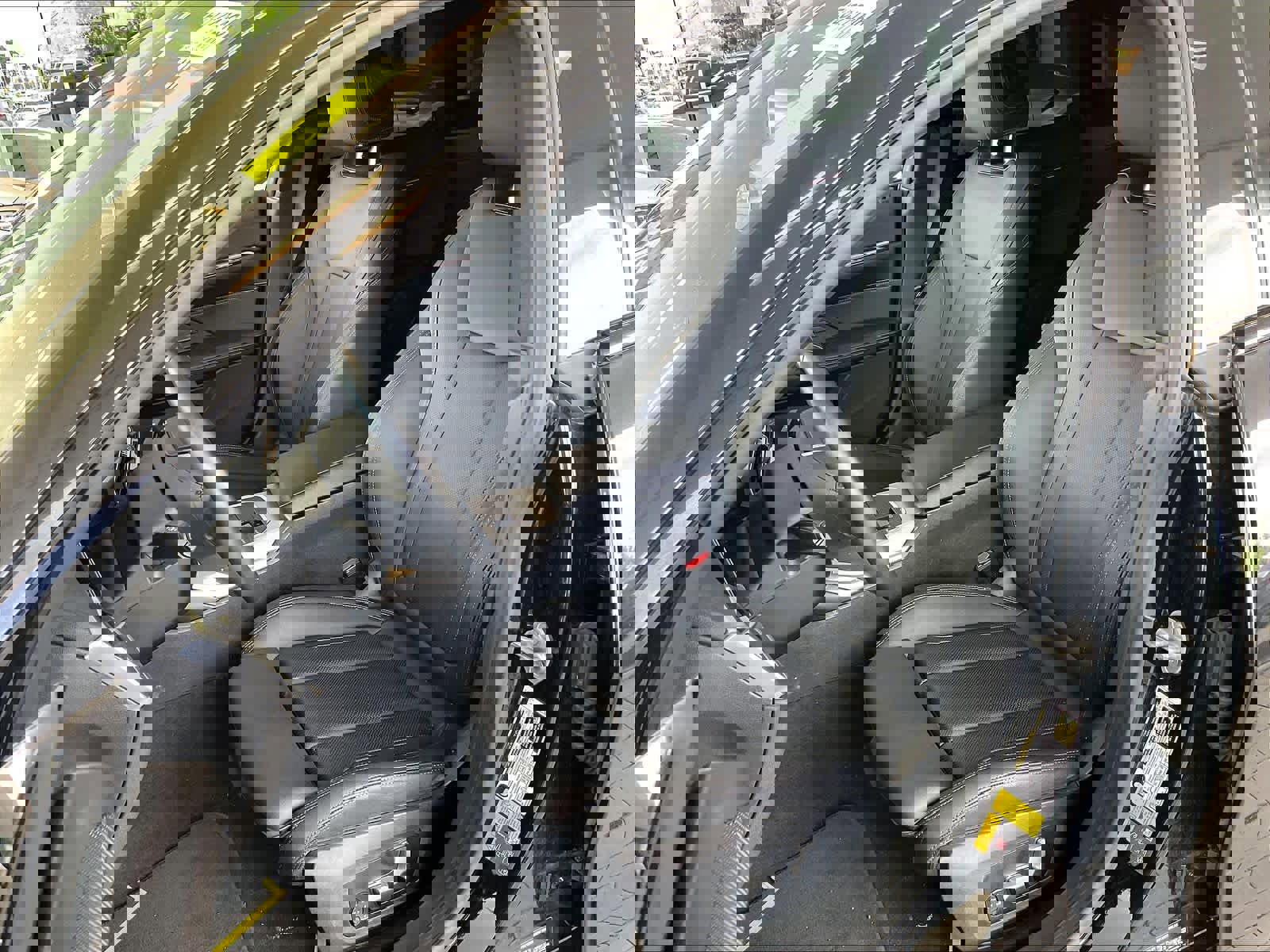 Used 2023 BMW i4 eDrive35 w/ Premium Package image 25