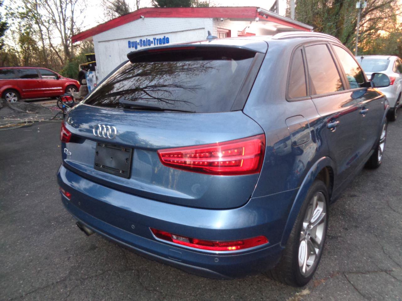 Used 2018 Audi Q3 2.0T Premium w/ Convenience Package FWD image 5