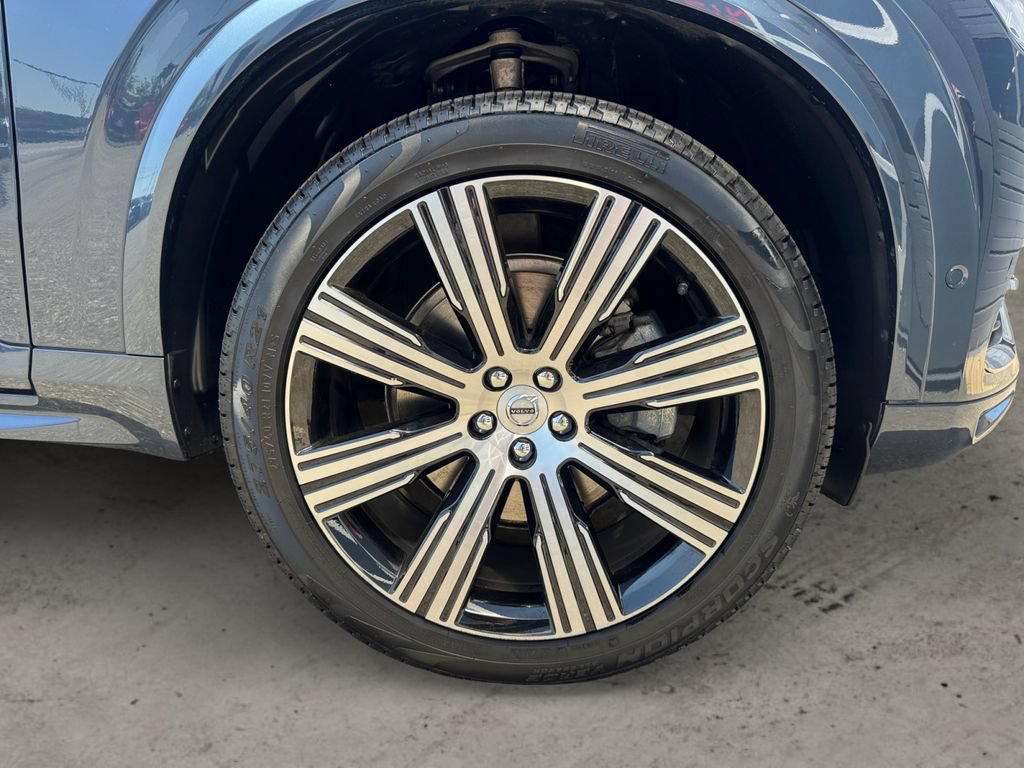 Certified 2025 Volvo XC90 B5 Plus w/ Protection Package Premier AWD/4WD image 9