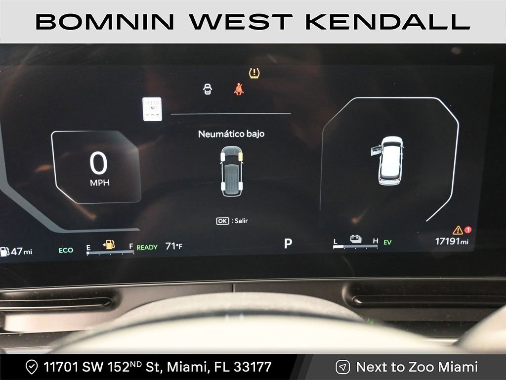 Used 2025 Kia Carnival SX image 11