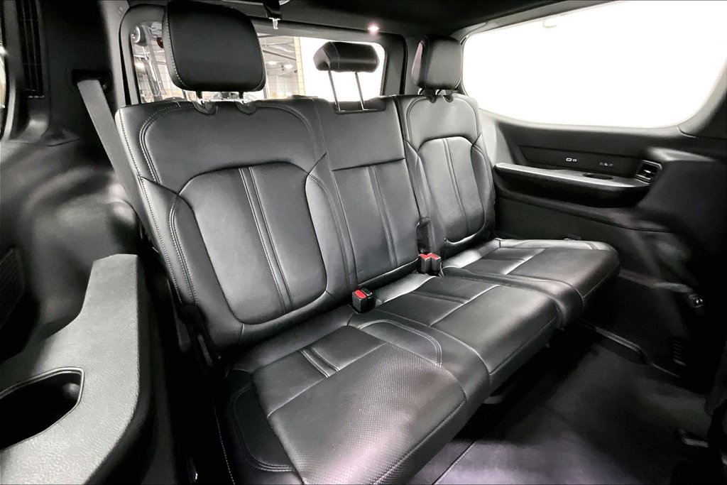 Used 2024 Jeep Wagoneer Series III w/ Premium Group I AWD/4WD image 34