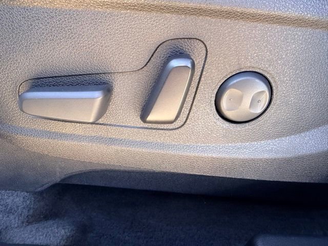 Used 2024 Kia Telluride EX w/ EX Captain's Chair Package image 18