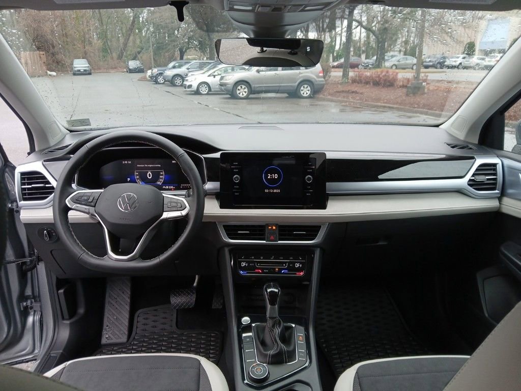 New 2025 Volkswagen Taos SE image 12