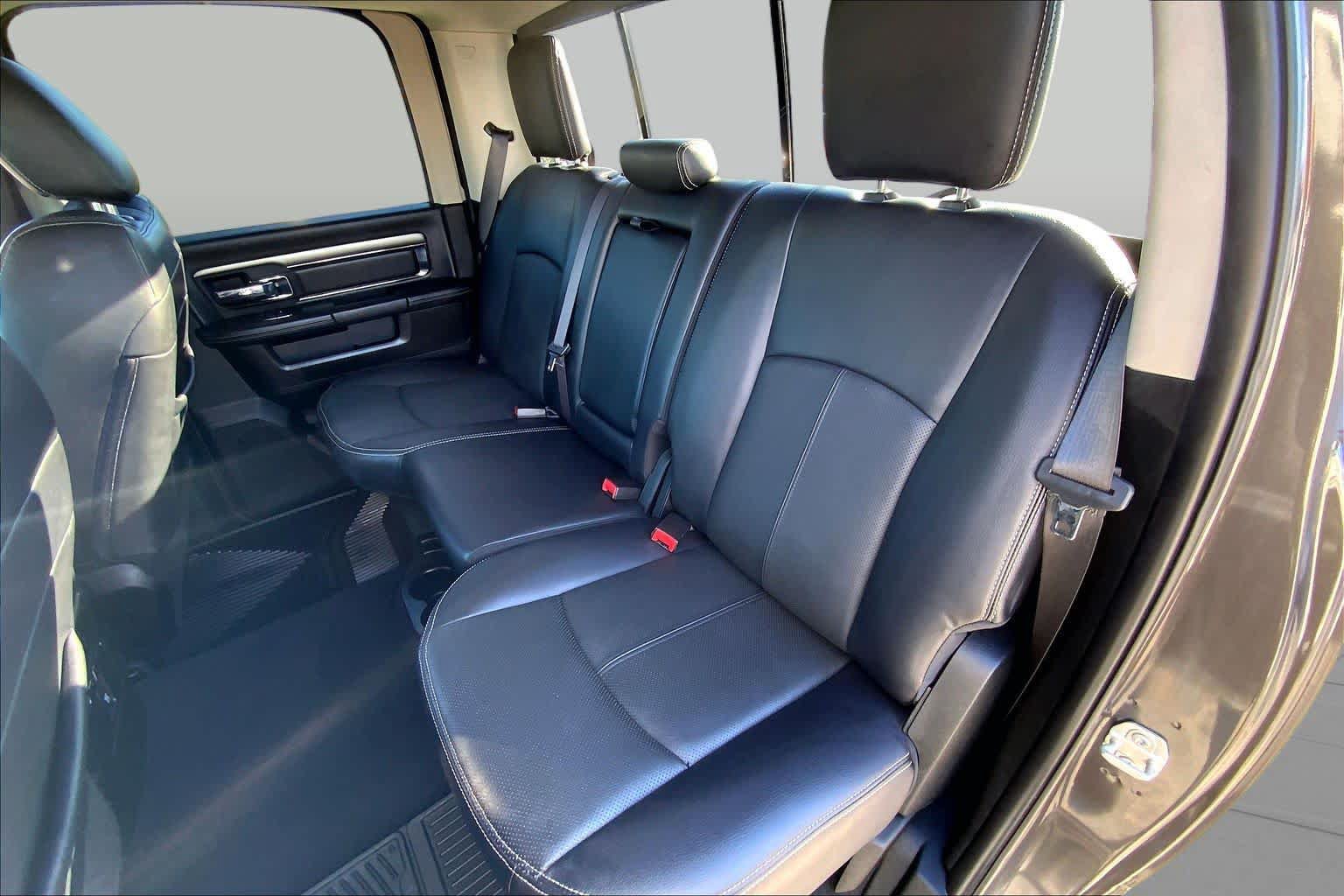 Used 2018 RAM 2500 Laramie w/ Sport Appearance Group AWD/4WD image 19