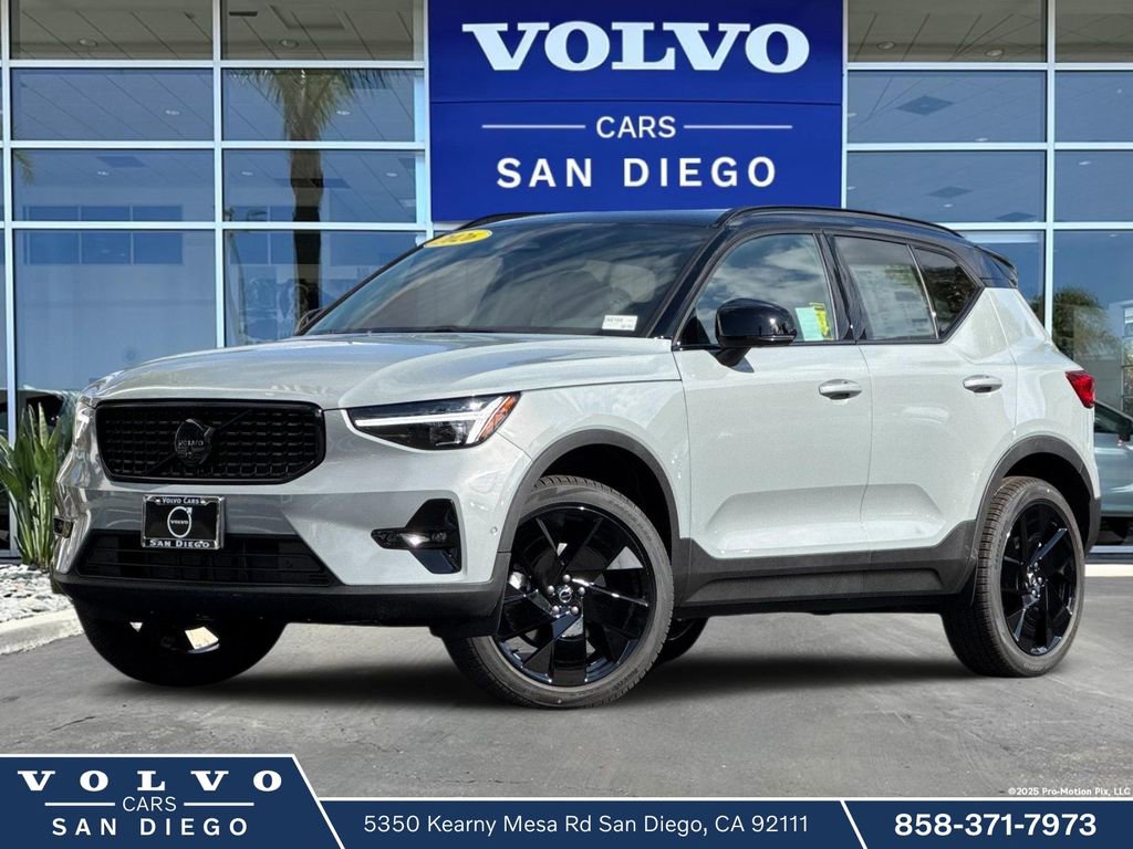 New 2026 Volvo XC40 B5 Ultra w/ Climate Package