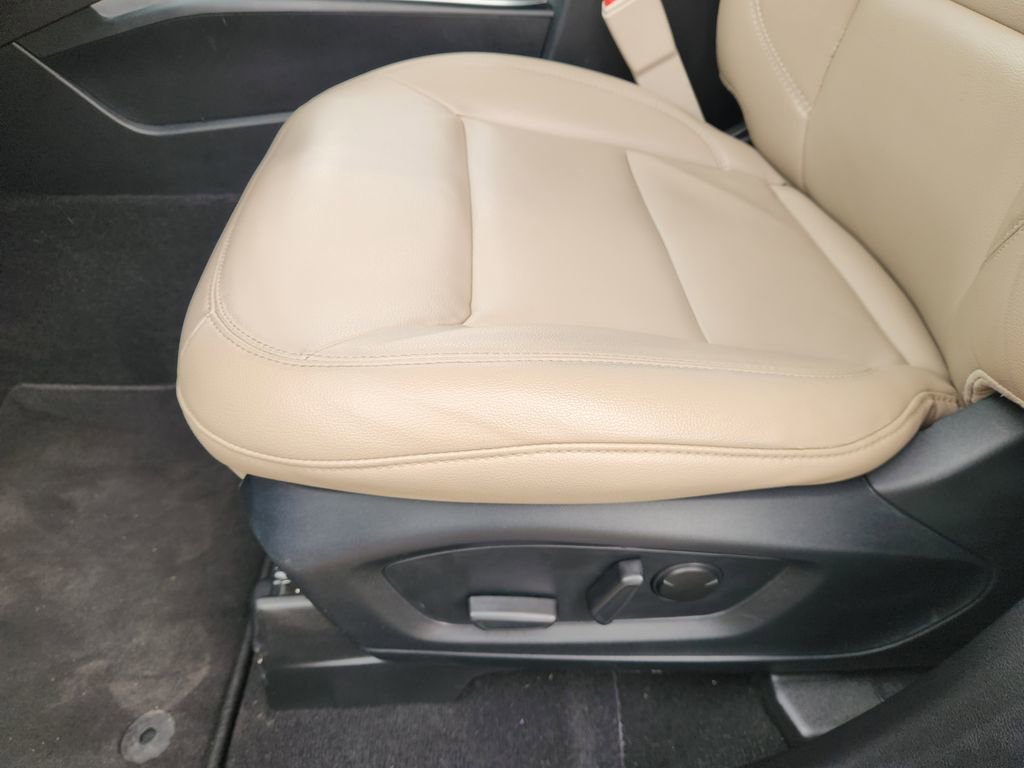 Used 2021 Ford Explorer XLT w/ Equipment Group 202A image 23