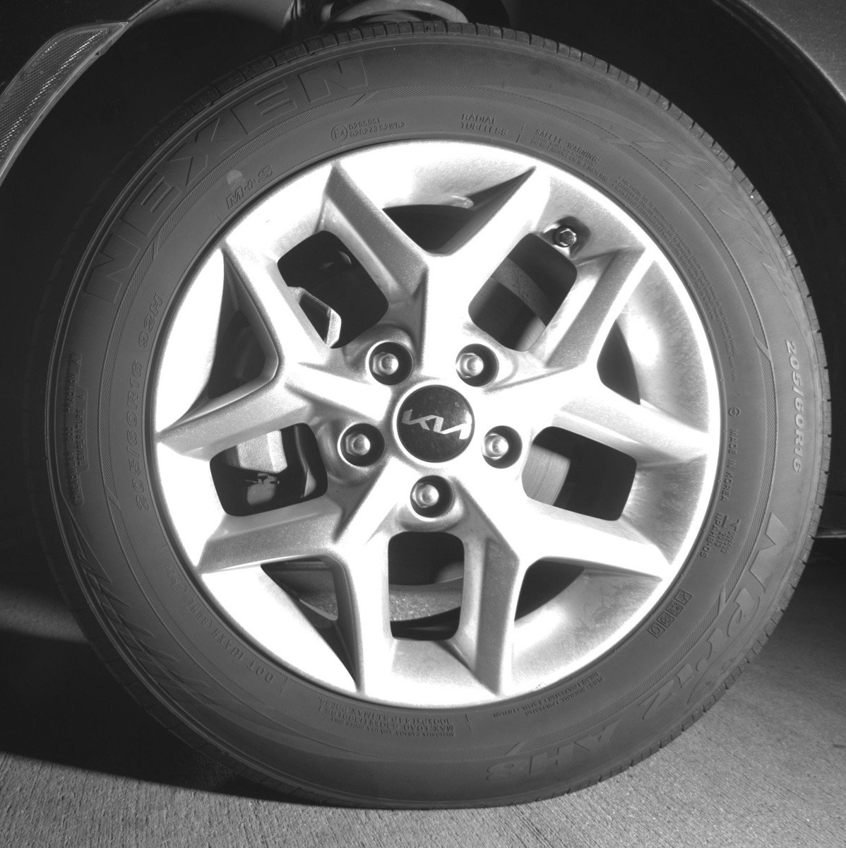 Used 2025 Kia Soul LX w/ LX Technology Package image 12