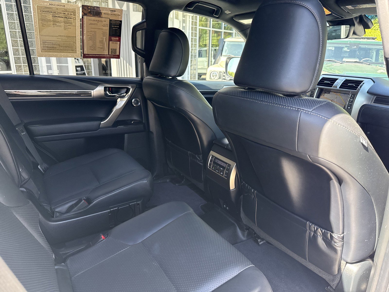 Used 2021 Lexus GX 460 Luxury w/ Sport Design Package AWD/4WD image 30