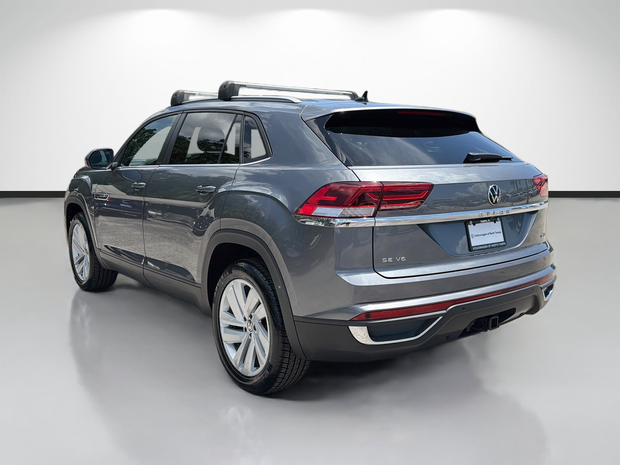 Used 2022 Volkswagen Atlas Cross Sport SE AWD/4WD image 5