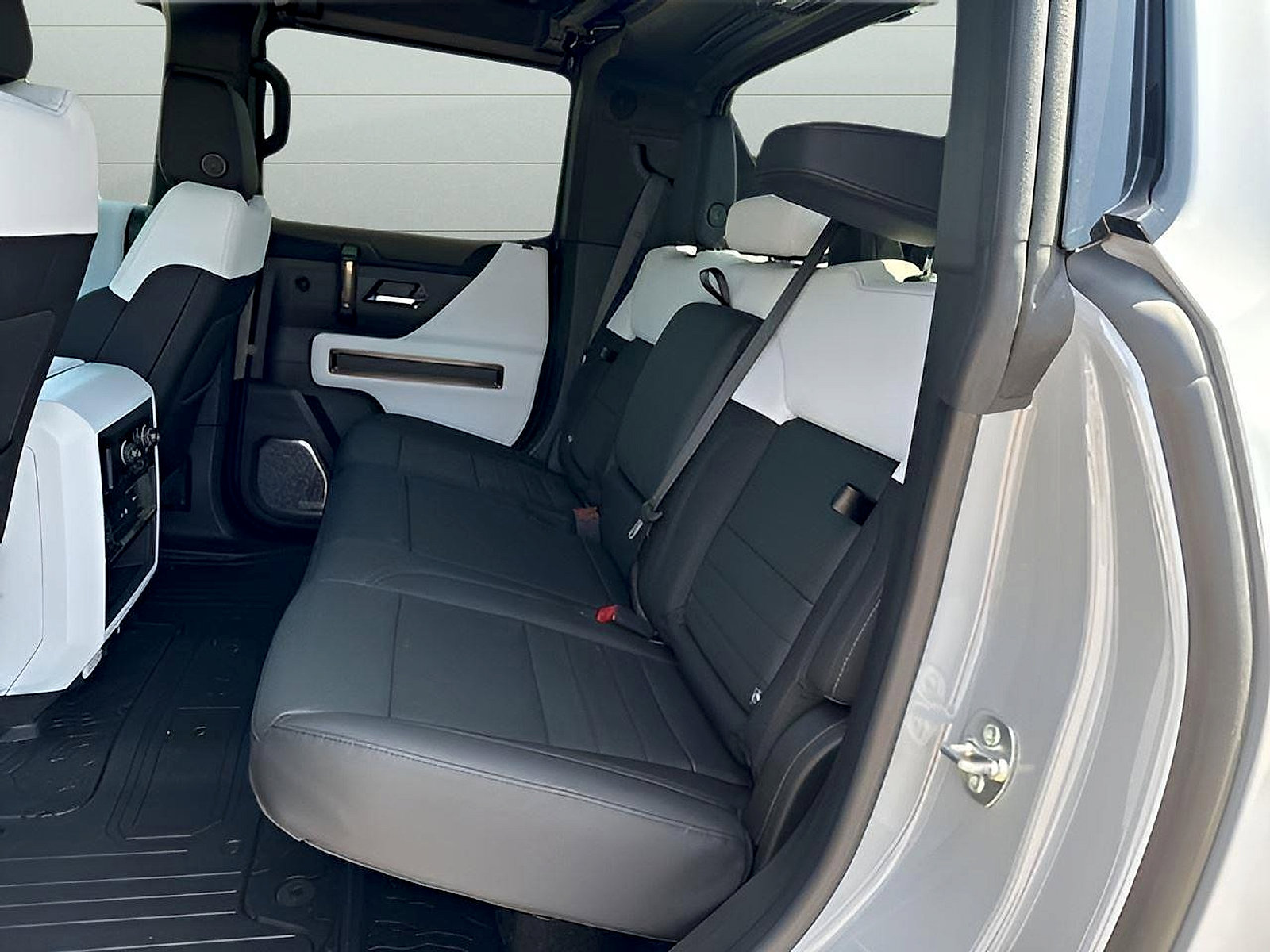 New 2025 GMC Hummer EV 3X w/ LPO, Illumination Package AWD/4WD image 14