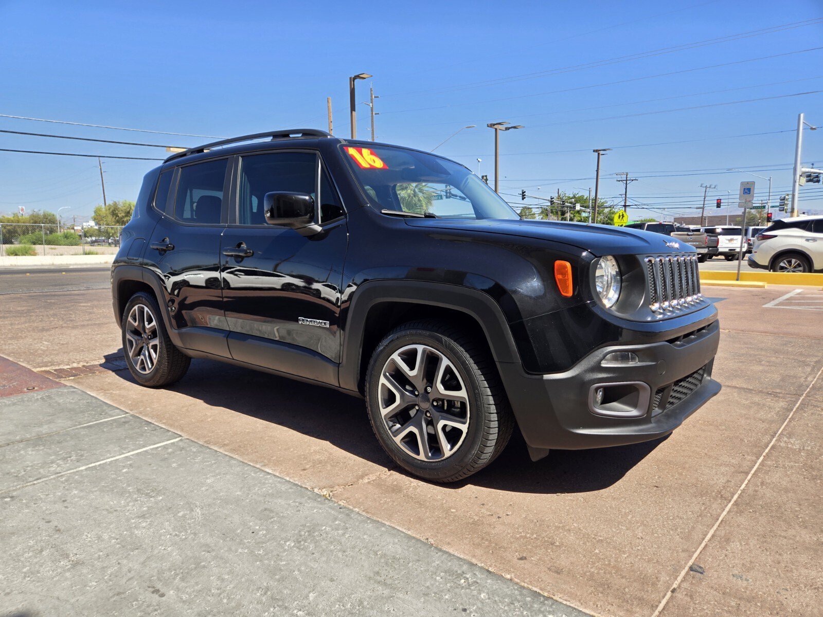Used 2016 Jeep Renegade Latitude w/ Popular Equipment Group FWD image 4