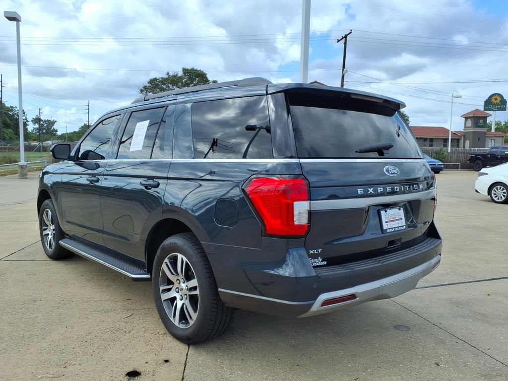 Used 2023 Ford Expedition XLT RWD image 3