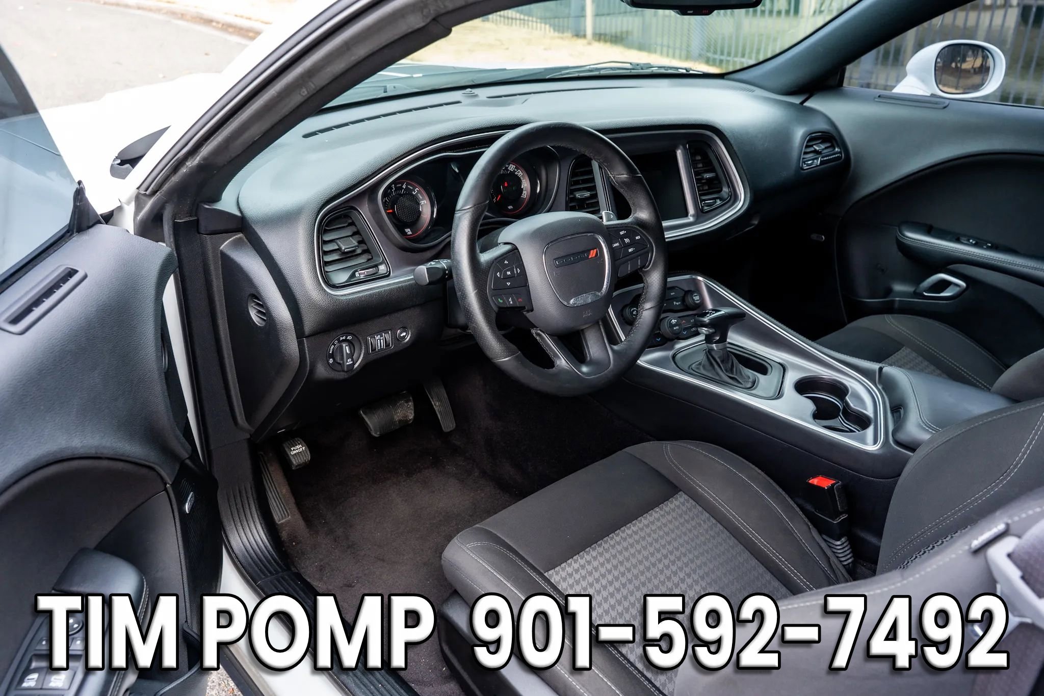 Used 2016 Dodge Challenger SXT w/ Blacktop Package image 10