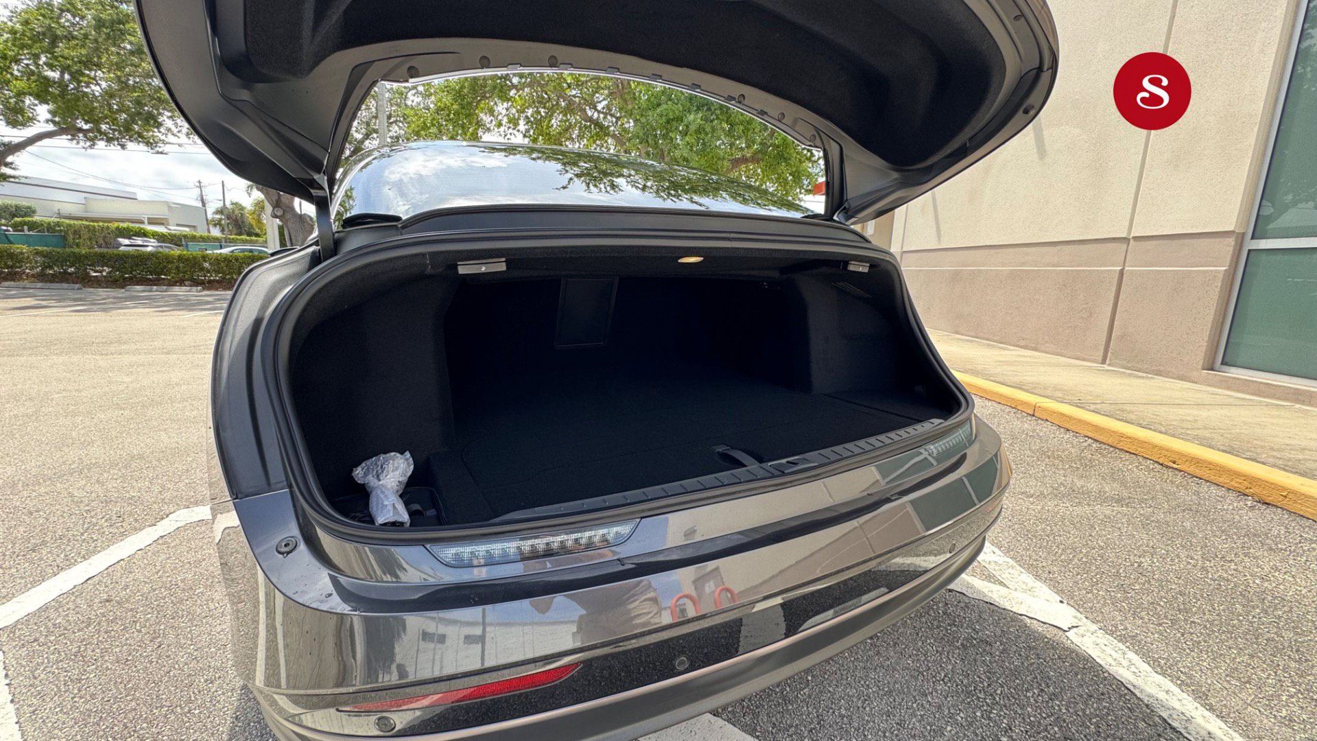 Used 2025 Lucid Air Pure RWD image 22