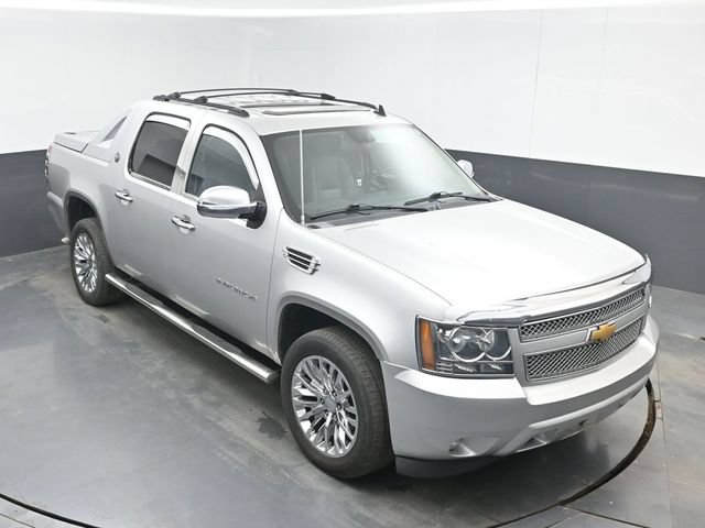 Used 2013 Chevrolet Avalanche LT AWD/4WD image 13