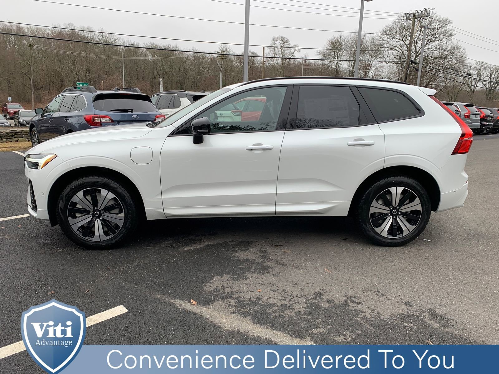 Used 2025 Volvo XC60 T8 Plus w/ Climate Package image 5