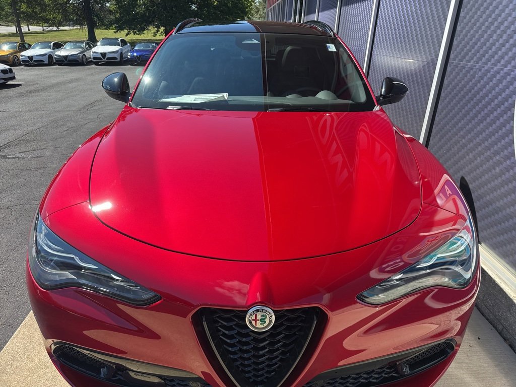 New 2025 Alfa Romeo Stelvio Sprint image 5