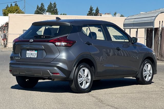 Certified 2025 Nissan Kicks Play S FWD image 4