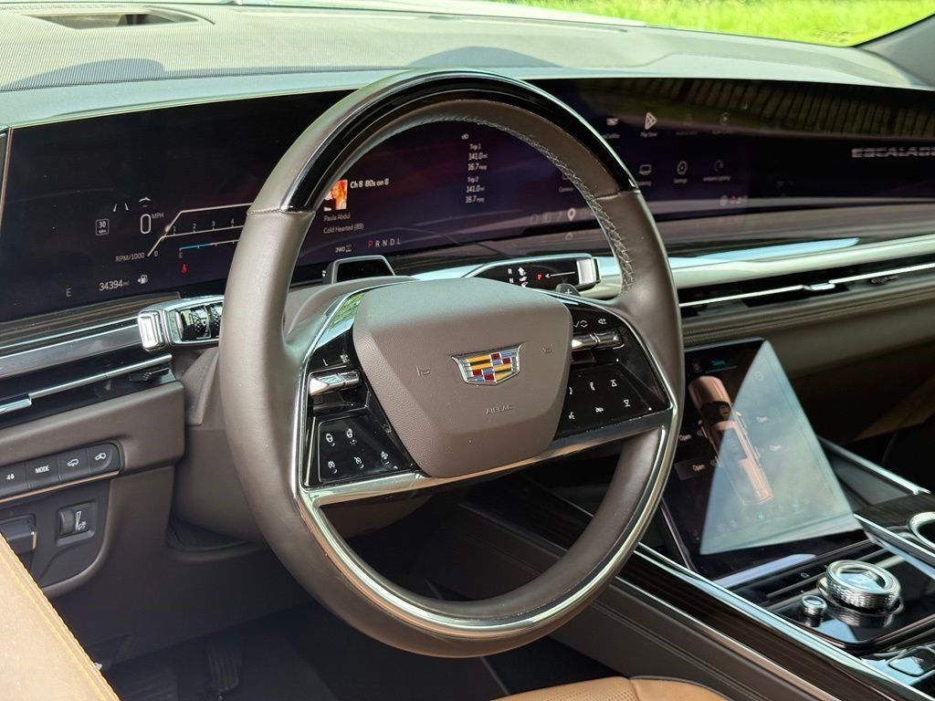 Certified 2025 Cadillac Escalade Premium Luxury w/ Touring Package AWD/4WD image 16