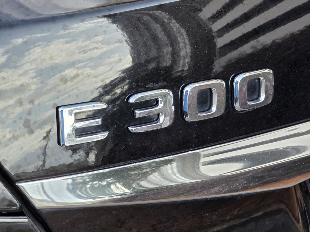 Used 2017 Mercedes-Benz E 300 image 27