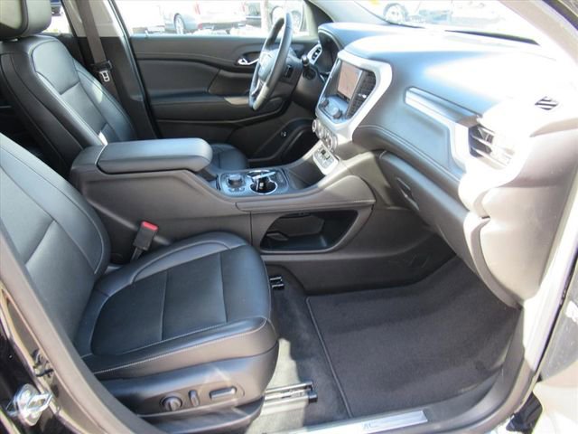Used 2023 GMC Acadia SLT w/ Elevation Edition image 9