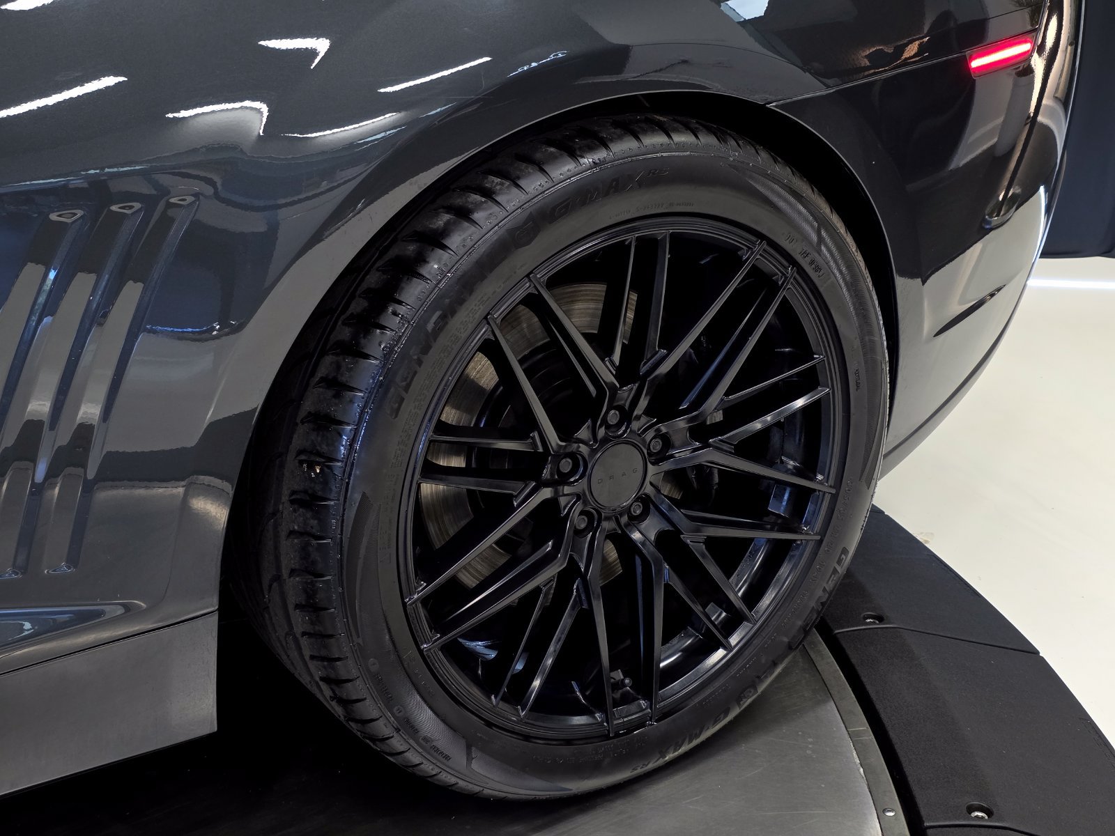 Used 2015 Chevrolet Camaro SS RWD image 40