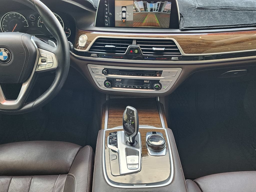 Used 2017 BMW 740i RWD image 12