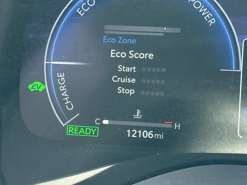 Used 2025 Toyota Sienna XSE AWD/4WD image 21