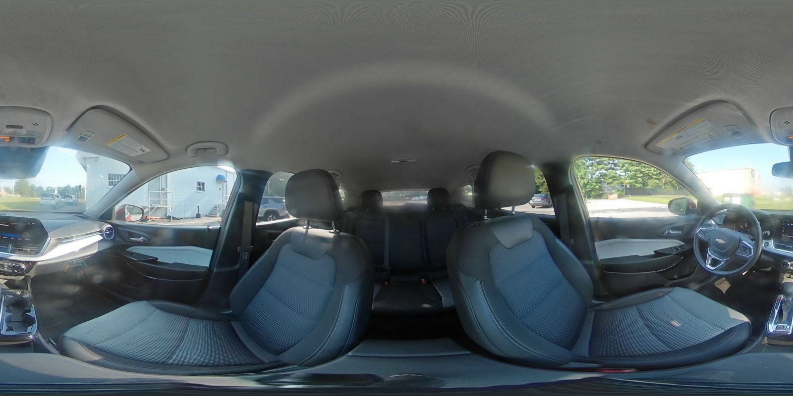Used 2025 Chevrolet Trax LT w/ LT Convenience Package FWD image 40