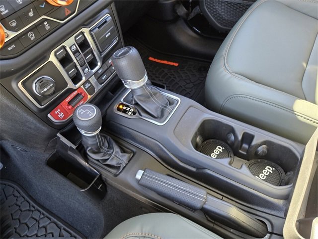 Used 2025 Jeep Gladiator Mojave w/ Convenience Group image 29