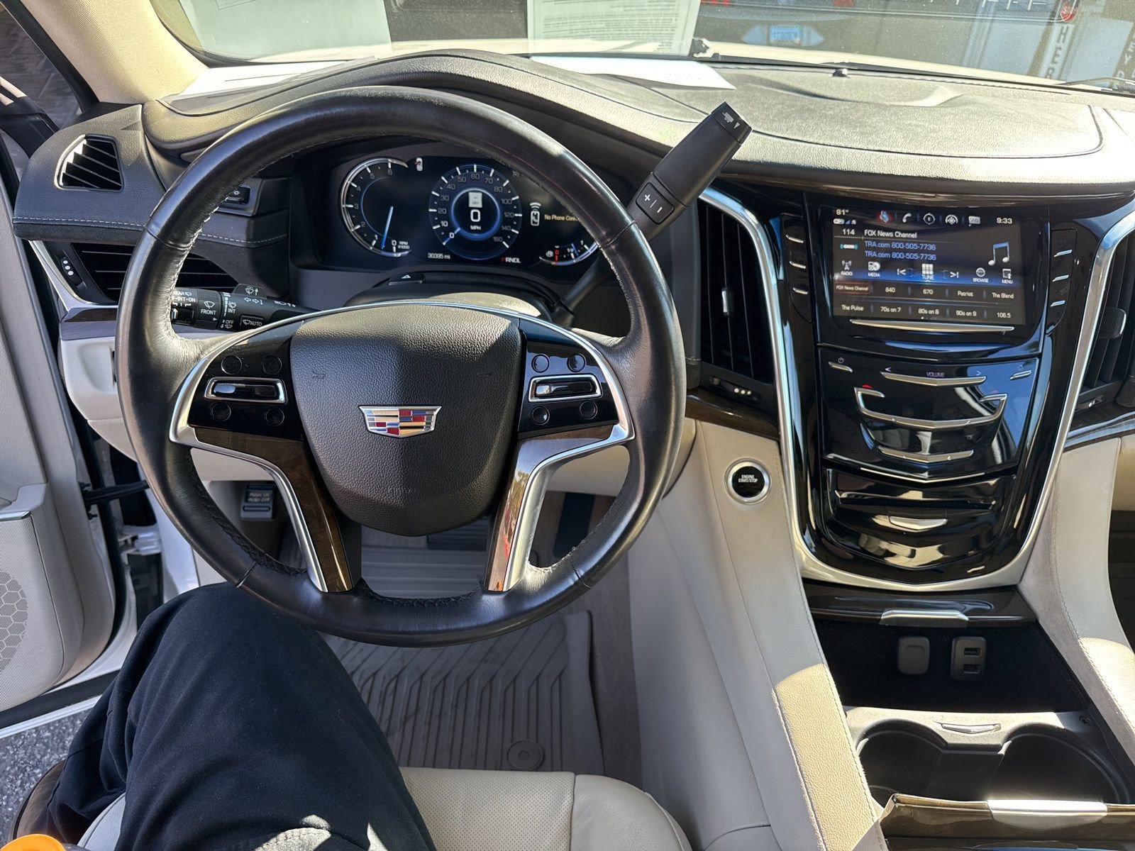 Used 2019 Cadillac Escalade Luxury w/ LPO, Radiant Package image 20