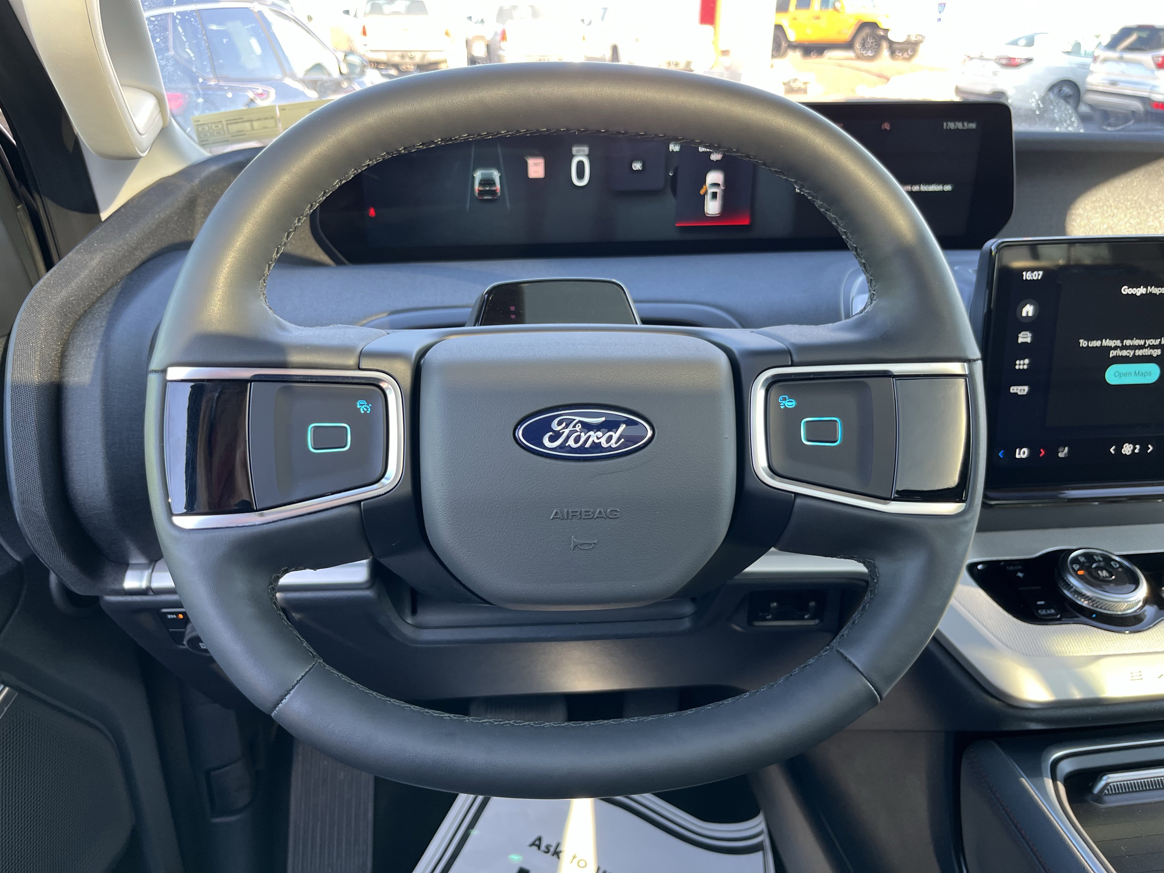 Used 2025 Ford Expedition Active image 24