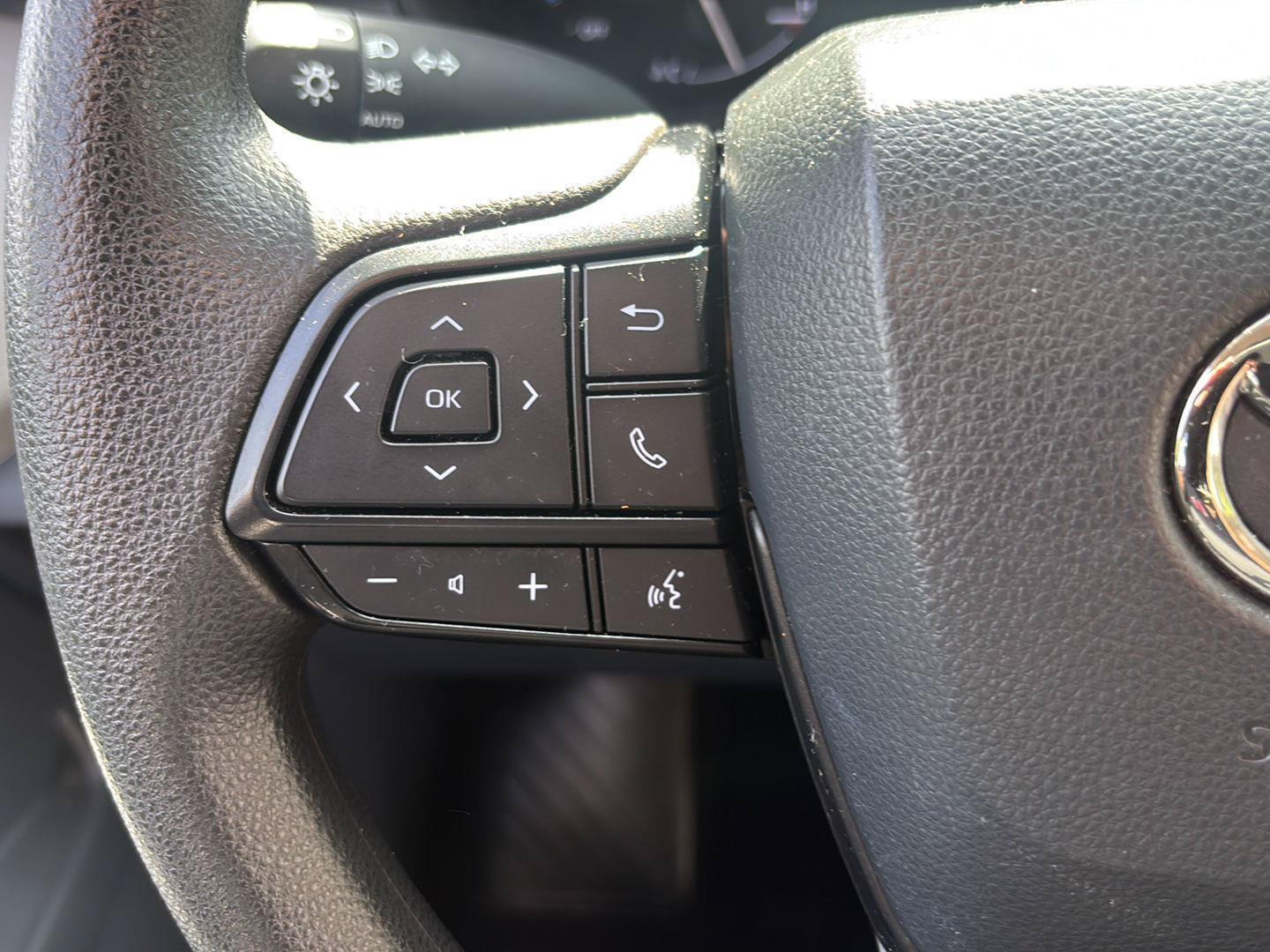 Used 2023 Toyota Sienna LE AWD/4WD image 29