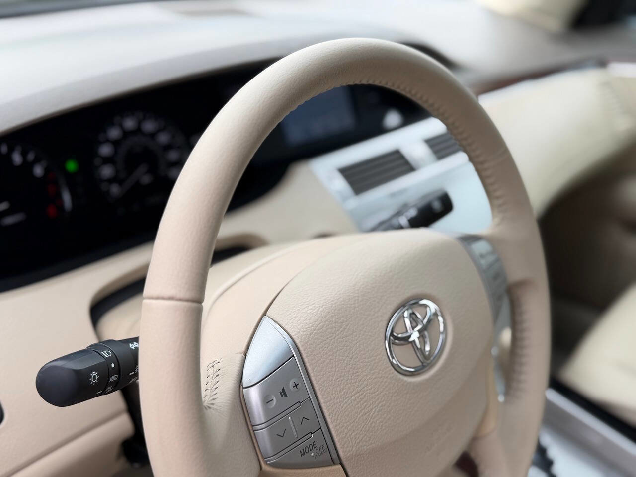 Used 2008 Toyota Avalon XLS image 60