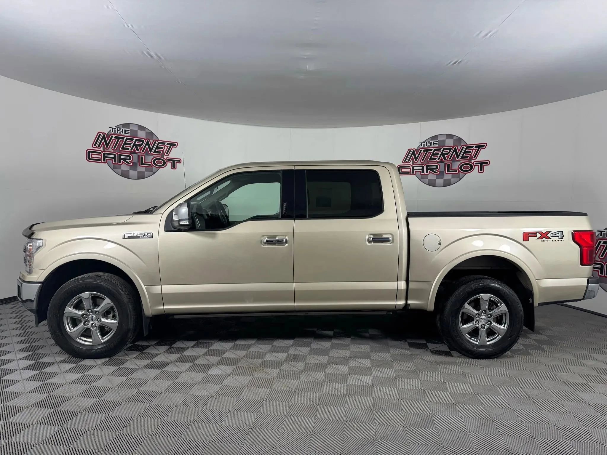 Used 2018 Ford F150 Lariat w/ Equipment Group 502A Luxury image 4
