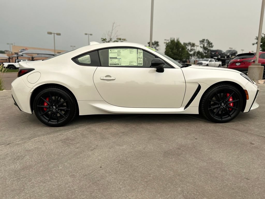 Used 2026 Toyota GR86 w/ Performance Package RWD image 9