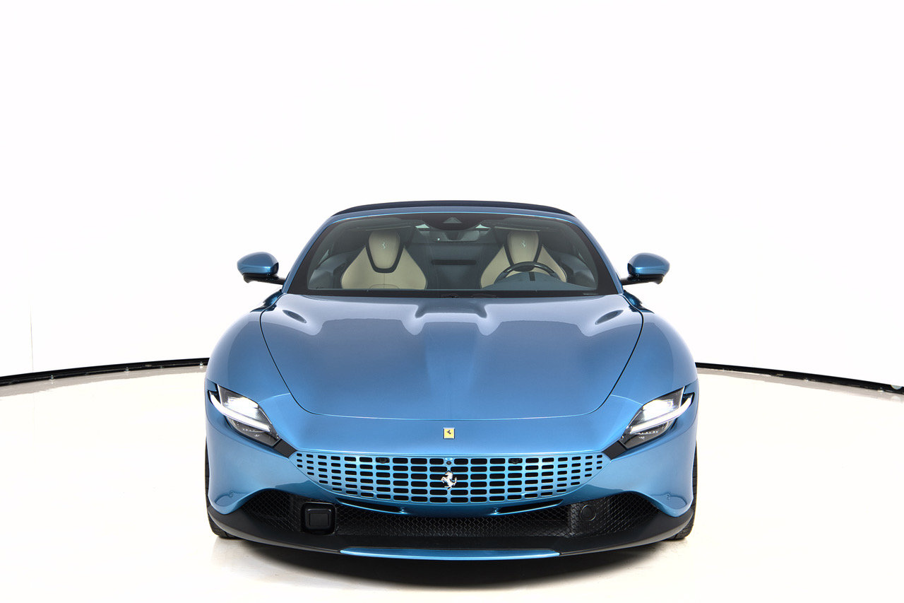 Certified 2025 Ferrari Roma Spider RWD image 31